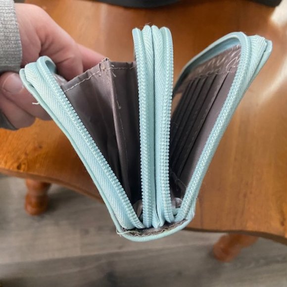 Jessica Simpson bifold zipper wallet - Picture 7 of 12